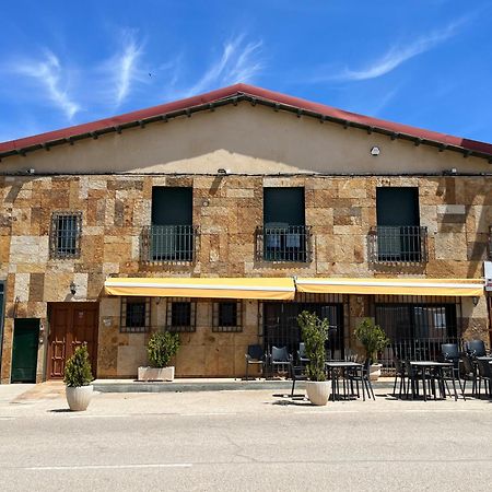 Hostal Restaurante Bustos Villarrubio Exterior photo